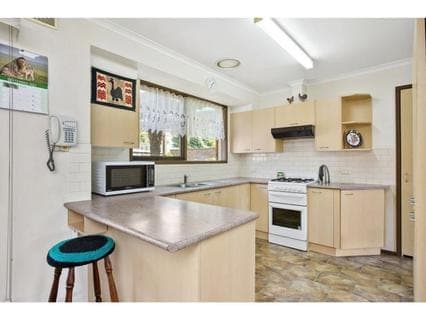 23 Pamela Place, MORNINGTON, Mornington - Thumbnail 2