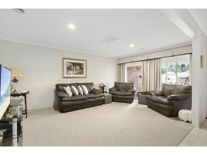 5 Valerie Close, MOUNT MARTHA, Mount Martha - Thumbnail 2
