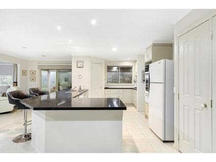 5 Valerie Close, MOUNT MARTHA, Mount Martha - Thumbnail 4
