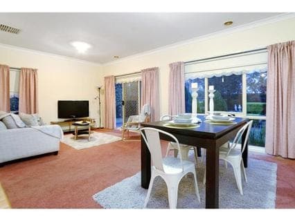 9 Lawson Court, MORNINGTON, Mornington - Thumbnail 2
