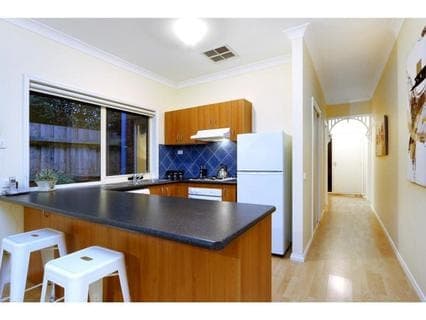 9 Lawson Court, MORNINGTON, Mornington - Thumbnail 4
