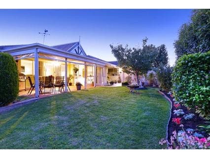 8 Steedman Drive, MORNINGTON, Mornington - Thumbnail 2