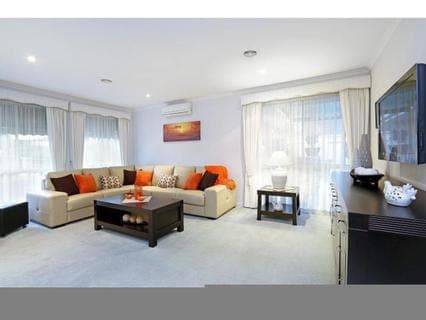 8 Steedman Drive, MORNINGTON, Mornington - Thumbnail 3