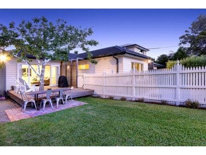 7 Macdonald Grove, MORNINGTON, Mornington - Thumbnail 2