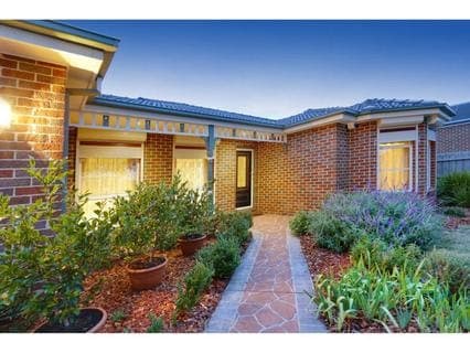 13 Kathleen Crescent, MORNINGTON, Mornington - Thumbnail 2