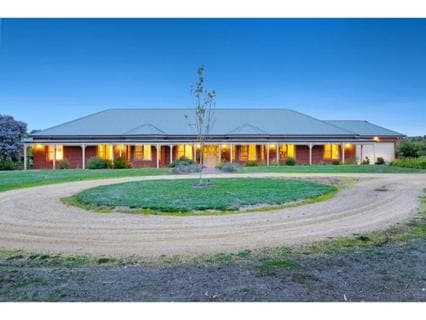 24 Benton Grange Drive, MORNINGTON, Mornington - Thumbnail 3