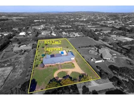24 Benton Grange Drive, MORNINGTON, Mornington - Thumbnail 4