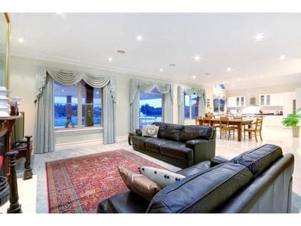24 Benton Grange Drive, MORNINGTON, Mornington - Thumbnail 5