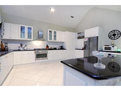 24 Benton Grange Drive, MORNINGTON, Mornington - Thumbnail 8