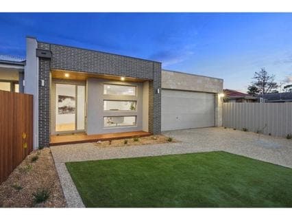 2/41 Gleneagles Avenue, MORNINGTON, Mornington - Image 1