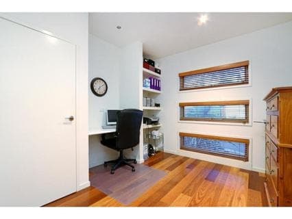 4 Kathleen Crescent, MORNINGTON, Mornington - Thumbnail 3