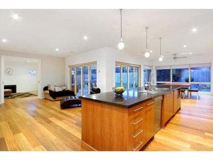 4 Kathleen Crescent, MORNINGTON, Mornington - Thumbnail 8