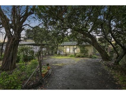 18 Cannons Creek Road, CANNONS CREEK, Cannons Creek - Image 1