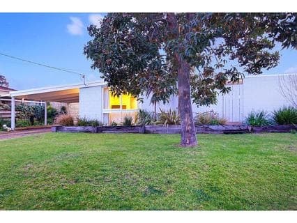 18 Lugano Avenue, DROMANA, Dromana - Thumbnail 2