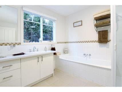 14 Greenhill Road, ROSEBUD, Rosebud - Thumbnail 4