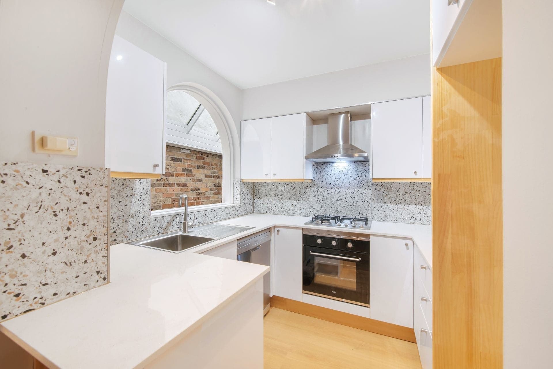 2/102 Falcon Street, Crows Nest, Crows Nest - Thumbnail 3