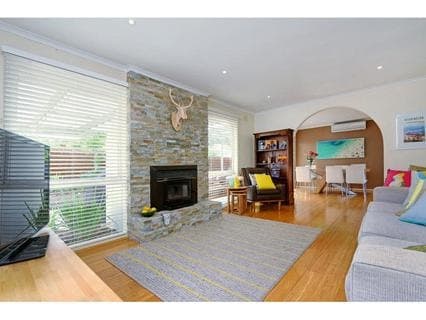 4 Kiandra Street, MORNINGTON, Mornington - Thumbnail 2