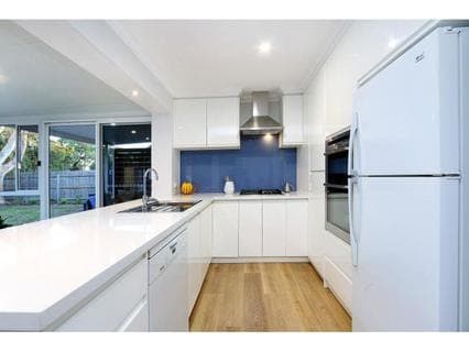 28 Yarrabin Drive, MOUNT MARTHA, Mount Martha - Thumbnail 5