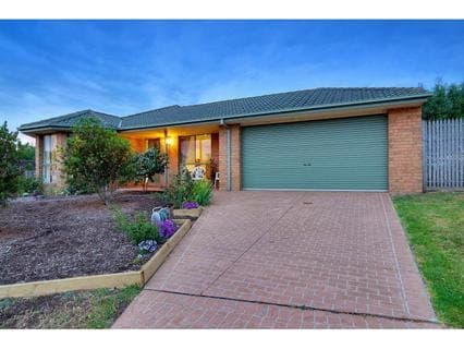 12 Colebrook Court, MORNINGTON, Mornington - Image 1