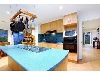 12 Colebrook Court, MORNINGTON, Mornington - Thumbnail 6