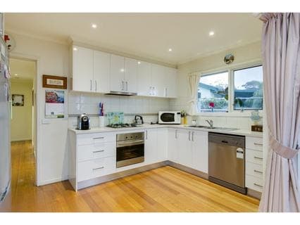 30 Narambi Road, MORNINGTON, Mornington - Image 1