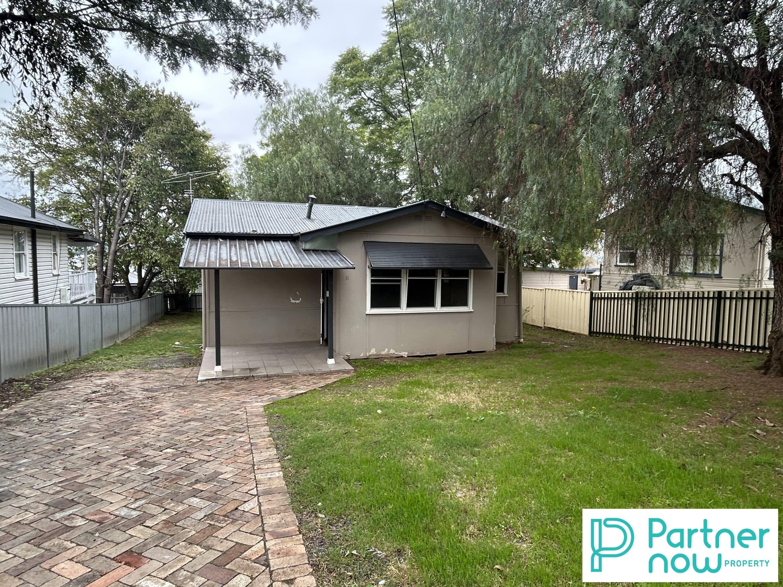 11 Peel Street, TAMWORTH NSW 2340, Tamworth - Image 1