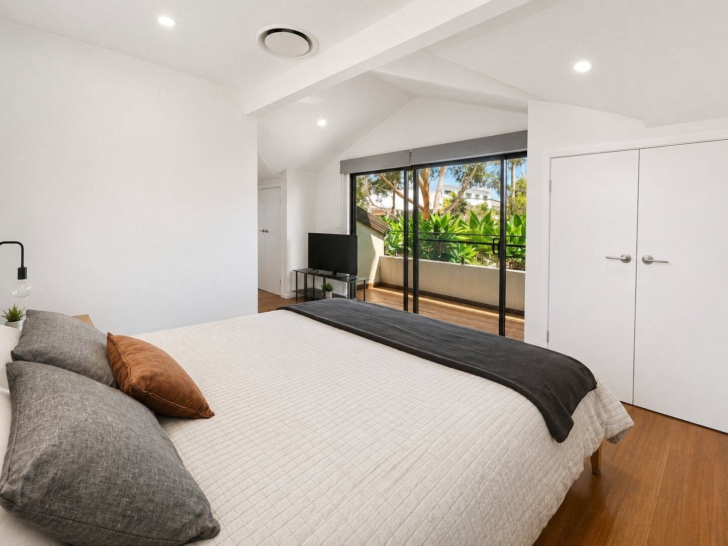 25 McAlister Avenue, Engadine, Engadine - Thumbnail 4