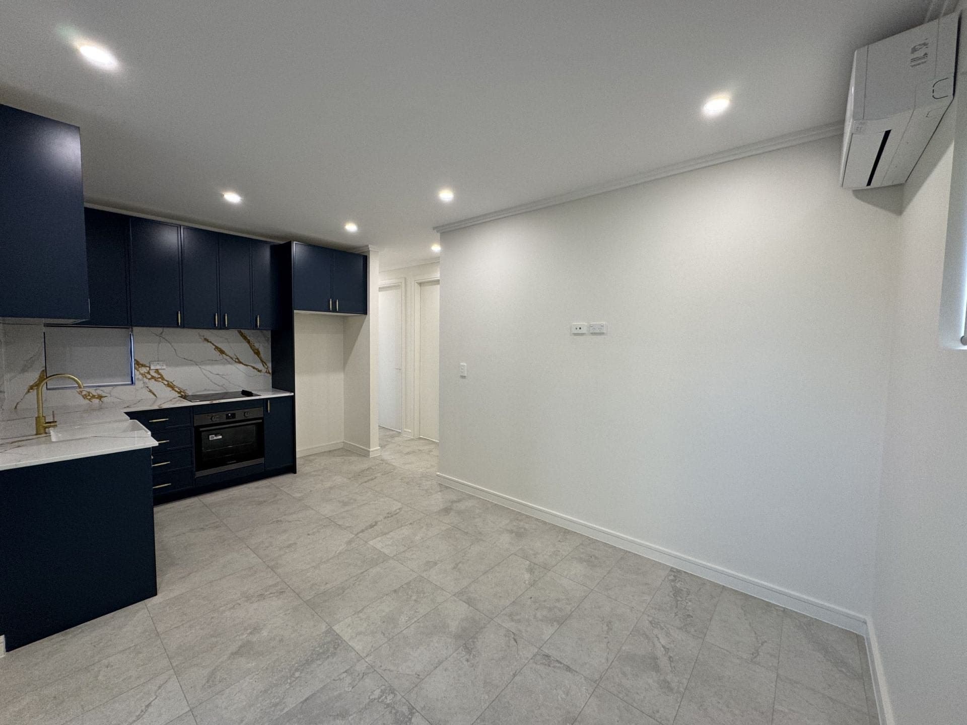 27A/1 Loddon Crescent, Campbelltown, Campbelltown - Thumbnail 4