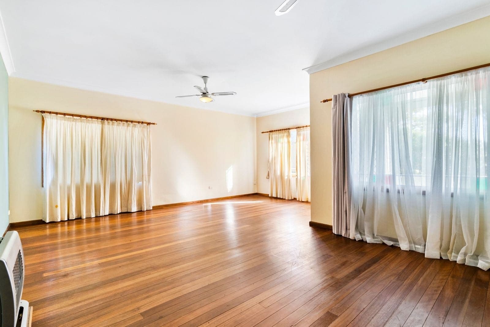 71 Carlisle Street, Ingleburn, Ingleburn - Thumbnail 4