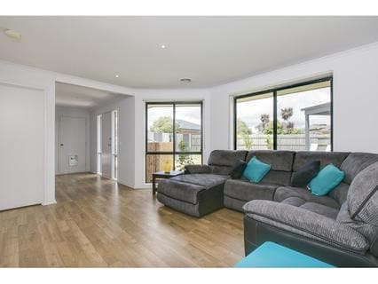 4 Norval Place, LANGWARRIN, Langwarrin - Thumbnail 2