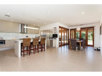 15 Kingsford Smith Court, SANDHURST, Sandhurst - Thumbnail 4