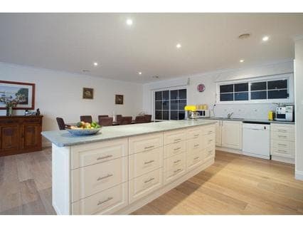 4 Troon Avenue, MORNINGTON, Mornington - Thumbnail 2