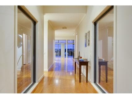 36 Kathleen Crescent, Mornington - Thumbnail 2