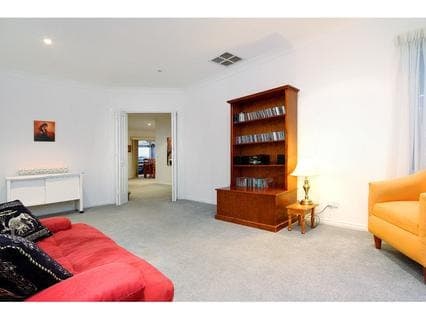 10 Karleen Court, MORNINGTON, Mornington - Thumbnail 4