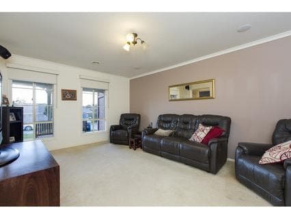 8 Norwegian Court, Mount Martha - Thumbnail 2