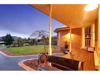 2 Aimee Court, MORNINGTON, Mornington - Thumbnail 2