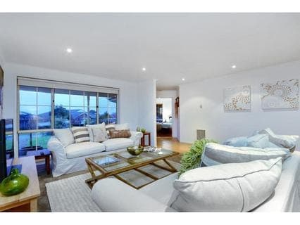 2 Aimee Court, MORNINGTON, Mornington - Thumbnail 3
