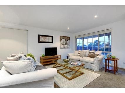 2 Aimee Court, MORNINGTON, Mornington - Thumbnail 4