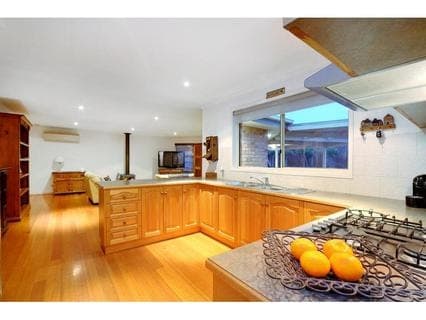2 Aimee Court, MORNINGTON, Mornington - Thumbnail 6