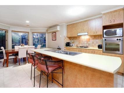 3 Chadacre Place, MORNINGTON, Mornington - Thumbnail 2