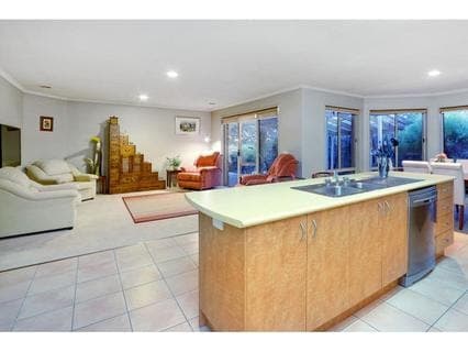 3 Chadacre Place, MORNINGTON, Mornington - Thumbnail 3