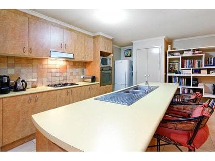 3 Chadacre Place, MORNINGTON, Mornington - Thumbnail 5