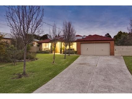 12 Woodlands Grove, Safety Beach - Image 1