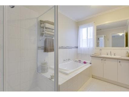 24 Kathleen Crescent, MORNINGTON, Mornington - Thumbnail 7