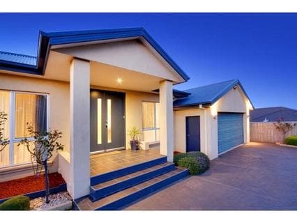 33 Serenity Way, MORNINGTON, Mornington - Thumbnail 2