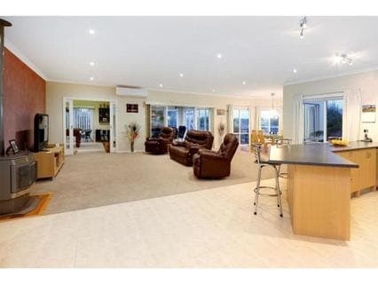33 Serenity Way, MORNINGTON, Mornington - Thumbnail 5