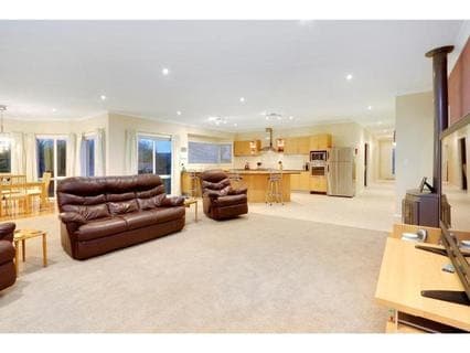 33 Serenity Way, MORNINGTON, Mornington - Thumbnail 8