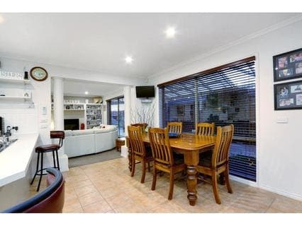 18 Paperbark Drive, MOUNT MARTHA, Mount Martha - Thumbnail 8