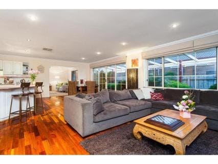 33 Weerona Way, MORNINGTON, Mornington - Thumbnail 3