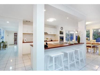5 Traminer Drive, MOUNT MARTHA, Mount Martha - Thumbnail 2